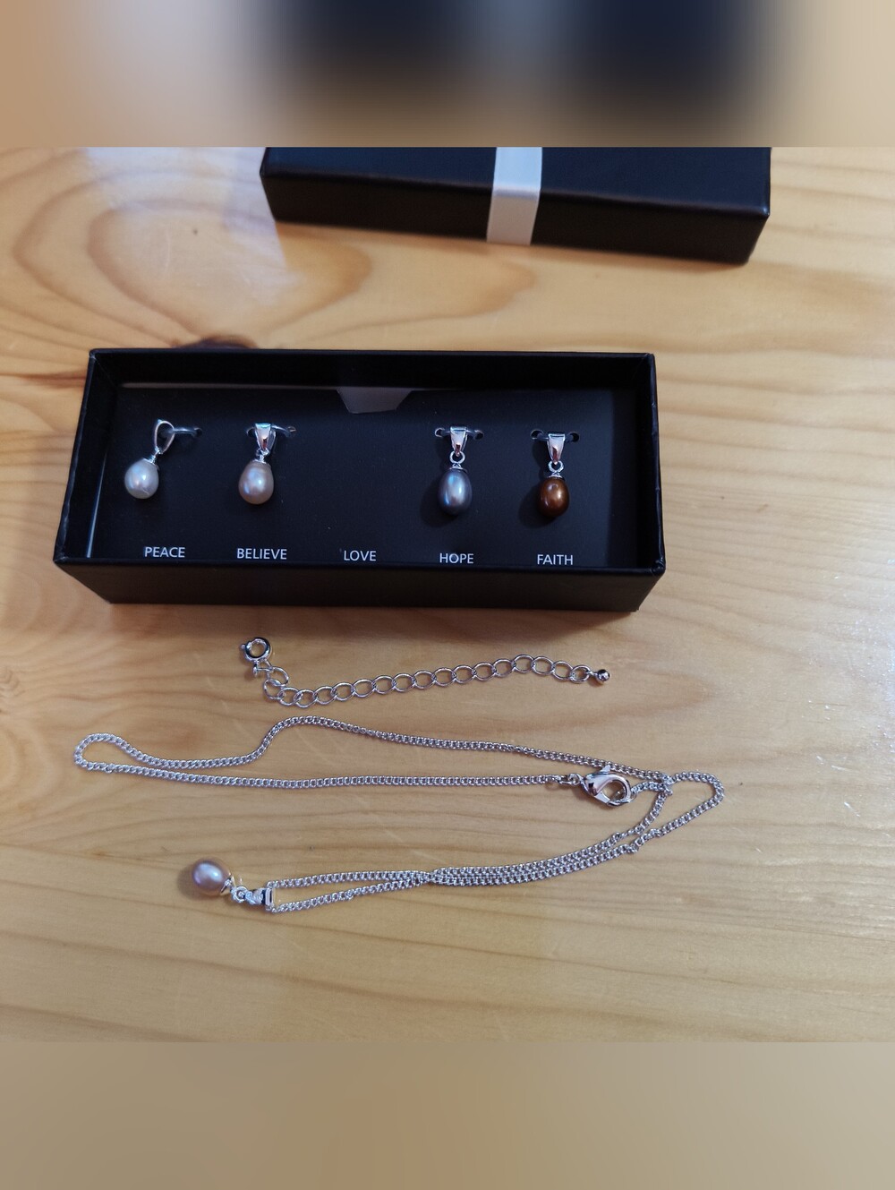 Avon Freshwater Pearl Interchangeable Necklace, Flaw In Chain